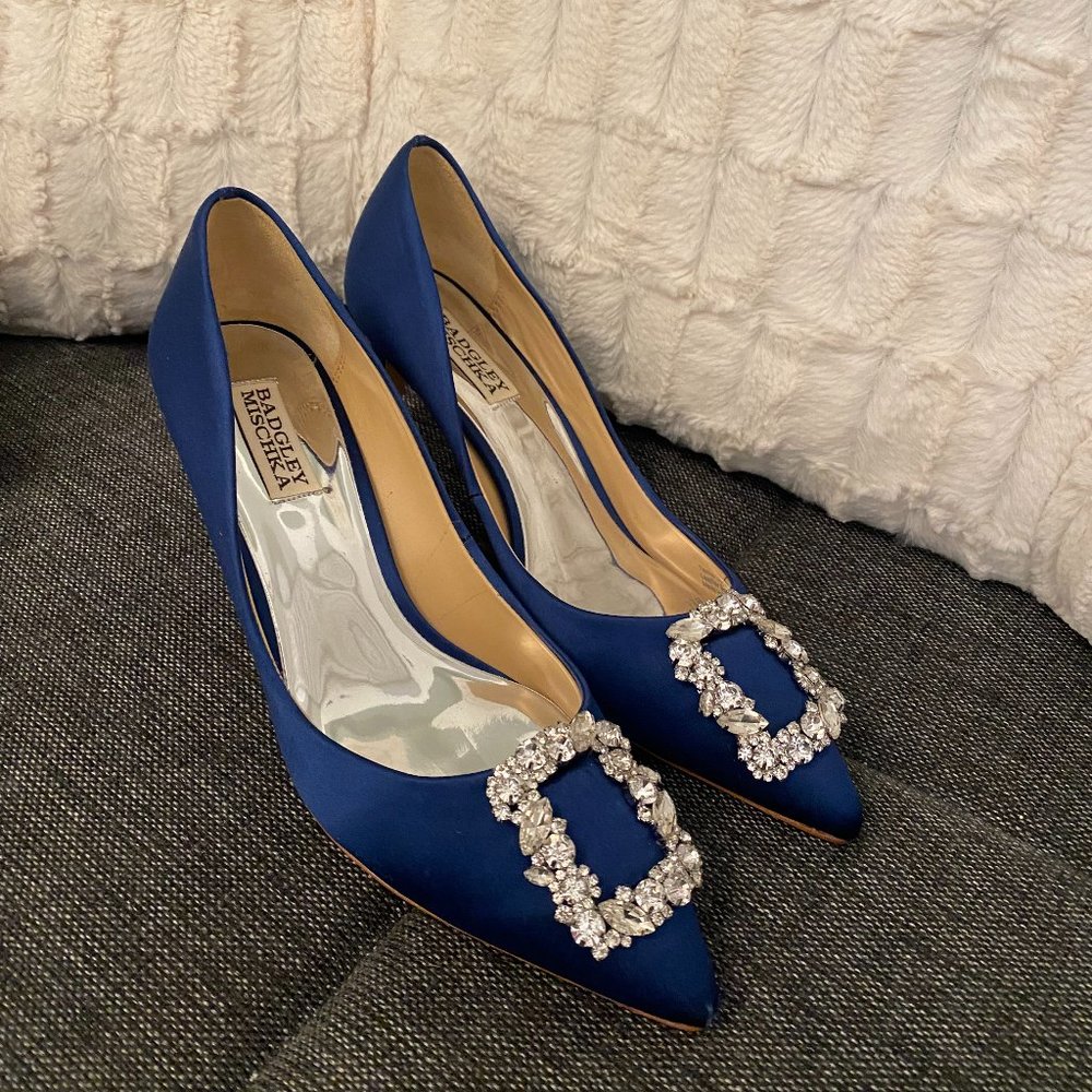 BADGLEY MISCHKA Women's Carrie Crystal-Embellished Kitten Heel Pumps Size 8